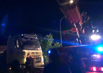 Giro d’Italia: camion della carovana rosa esce fuori strada a L’Aquila
