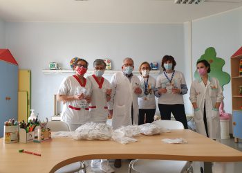 L’Aquila, Abio consegna 100 mascherine trasparenti al reparto di Neuropsichiatria infantile