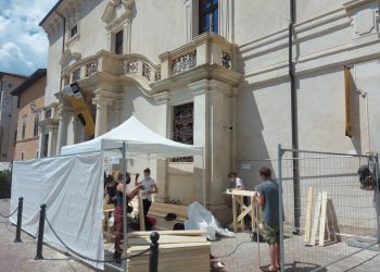 “More with less”: studenti Univaq realizzano palco per eventi estivi MAXXI L’Aquila