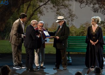 Estatica 2021, a Pescara grande successo per prima di “Teatriamoci” con spettacolo del Maestro Pingitore