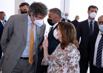 Covid: Marsilio con Presidente Senato Casellati visita hub vaccinale di Pescara