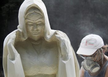 “I personaggi e le storie di Fiabosco”, a Sant’Eufemia a Maiella le opere diventano patrimonio artistico