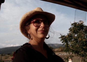 Riabitare con l’Arte, a Fossa Suzanne Spahi: le coperte abruzzesi diventano mosaico