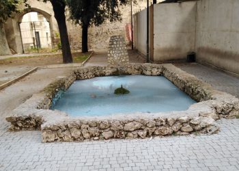 VASBUC Paganica-San Gregorio: gravissimo raid di vandali a Palazzo Ducale e alla villa comunale