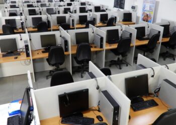 Internalizzazione lavoratori Call Center: “politica abruzzese imponga clausola sociale”