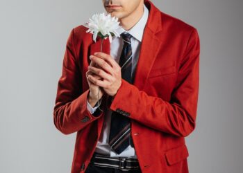 “Il mansplaining spiegato a mia figlia”, con Valerio Lundini, per la stagione teatrale aquilana del TSA
