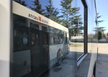Covid, sui bus urbani dell’Aquila 4 controllori di Green pass