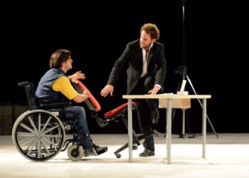 Teatro OFF, sostituito lo spettacolo “Coppia aperta, quasi spalancata” con la “La rivoluzione delle sedie”