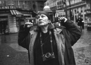 Gli scatti della fotografa Letizia Battaglia sulla Casa delle Donne a L’Aquila