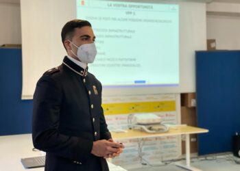 Conferenze scolastiche di orientamento tenute dai nuclei infoteam della Scuola Sottufficiali e del Comando Militare Esercito Abruzzo-Molise