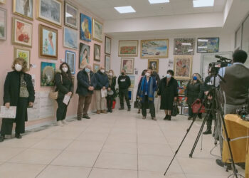 L’Associazione Saturnino Gatti consegna diplomi partecipazione ad artisti evento “donna nell’arte”