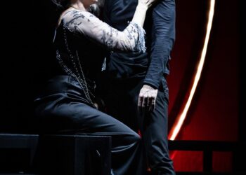 Tsa: Giorgio Pasotti e Mariangela D’Abbraccio a L’Aquila con Hamlet da William Shakepeare
