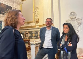 Collemaggio: riposizionata la statua della Madonna con bambino di Saturnino Gatti