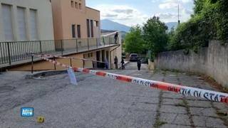 Tragedia asilo L’Aquila: fiori, giocattoli e pelouche