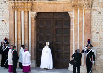 Il dono di Papa Francesco all’Aquila: prorogata per un anno l’indulgenza della Perdonanza