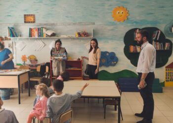 Primo giorno di lezione nelle scuole comunali di Giulianova: Sindaco Costantini e il Vice Sindaco Albani visitano Materne, Elementari e Medie