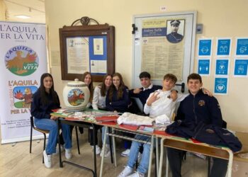 Gli allievi dei licei scientifico e artistico a favore dell’Aquila per la vita