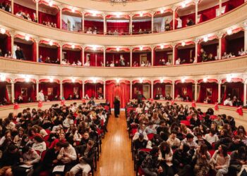 Sul palco del “Caniglia” di Sulmona il successo della Elena di Euripide: in sala 400 studenti
