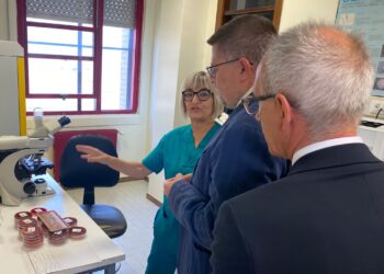 Roberto Santangelo visita Laboratorio analisi San Salvatore