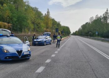 Polizia di Stato L’Aquila: controlli Polizia Stradale su vie di montagna, fermato conducente che guidava a 60 km oltre limite previsto