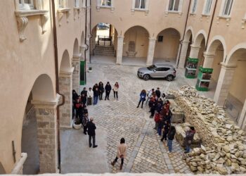 Studenti Dante Alighieri in visita a Palazzo Margherita