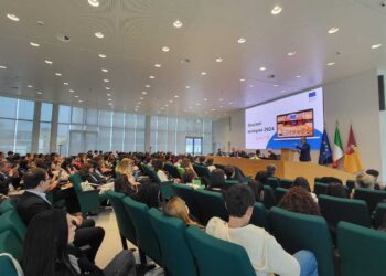 L’Europarlamentare Elisabetta De Blasis incontra studenti e invita al voto