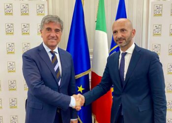 Sviluppo locale, firmato protocollo d’intesa Anci-Fira per creare nuove opportunità per i giovani