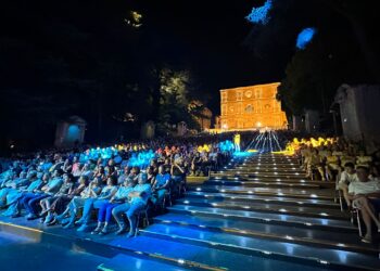 I cantieri dell’Immaginario: grandi successi di Bennato  per un concerto da tutto esaurito