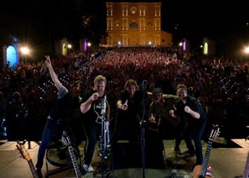 I Cantieri dell’Immaginario: San Bernardino avvolto dalla poesia in musica di Fabrizio De Andrè, trionfo per concerto del figlio Cristiano
