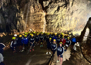 L’Italrugby femminile in visita alle Grotte di Stiffe