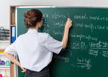 Nuovo anno scolastico: in calo numero alunni, stabile quello dei docenti.