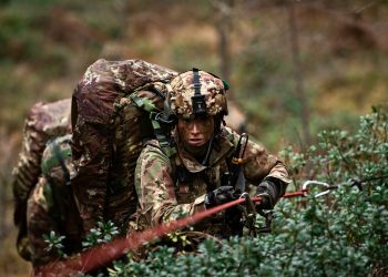 Esercito: addestramento di pattuglia sulle Dolomiti per il 9° reggimento Alpini