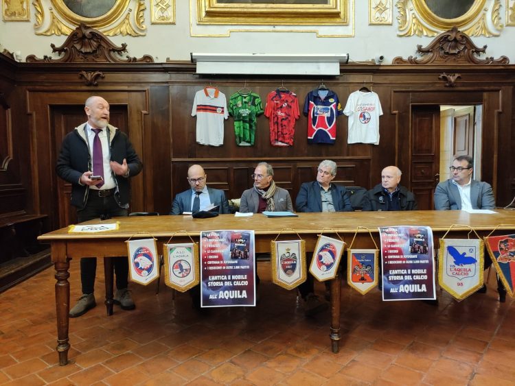 Presentazione al Palazzetto dei Nobili il volume “L’Aquila Rossoblù”