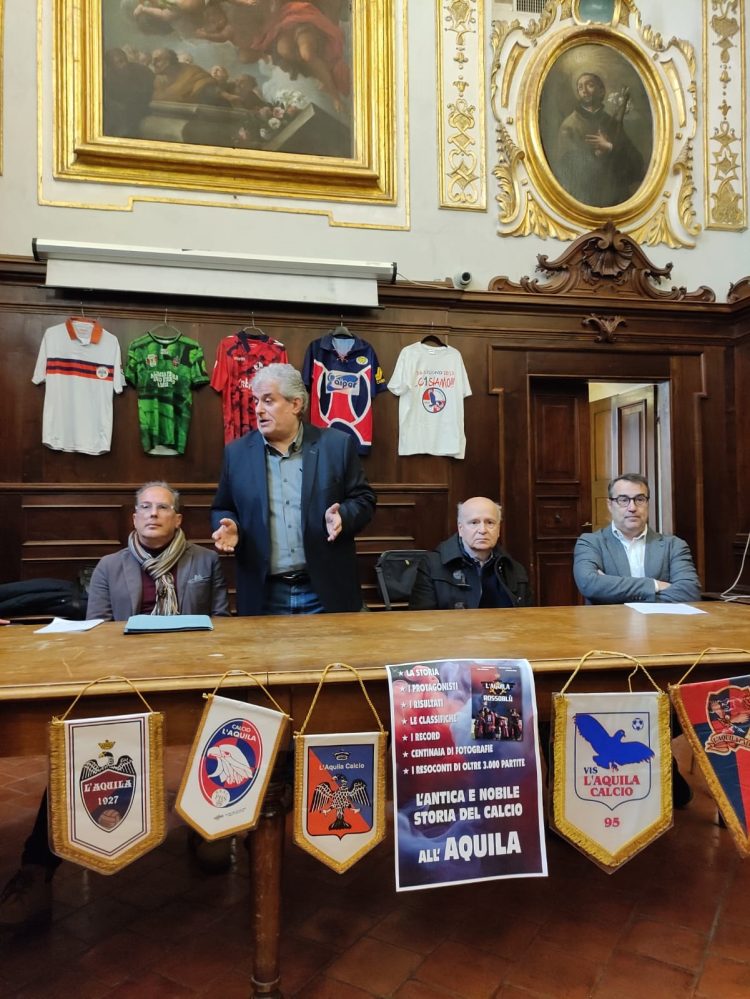 Presentazione al Palazzetto dei Nobili il volume “L’Aquila Rossoblù”