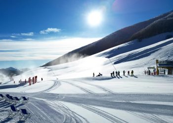 Turismo a Roccaraso, gestori del comprensorio AltoSangroSkipass: “Piste in condizioni eccellenti con 29 impianti e oltre 100 km di percorsi”