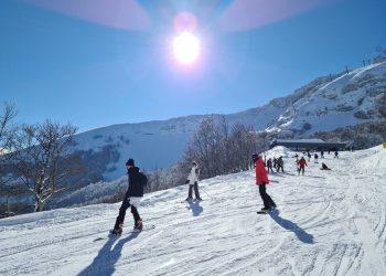 Turismo a Roccaraso, gestori del comprensorio AltoSangroSkipass: “Piste in condizioni eccellenti con 29 impianti e oltre 100 km di percorsi”
