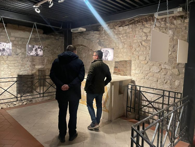 A L’Aquila mostra fotografica, “Oltre la forza, dentro la gentilezza: riflessioni d’Abruzzo”