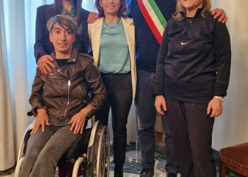Riconoscimento Comune Pescara per Roberta Pagliuca e Paola Patricelli dopo maratona Dubai