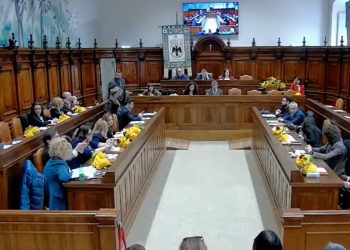 Giornata dei diritti delle donne, due ordini del giorno approvati dal consiglio comunale dell’Aquila