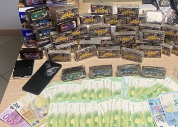 L’Aquila: deteneva più di 5 chili di hashish, arrestato spacciatore