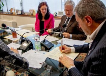 Ucraina: Marsilio firma intesa con regione di Sumy per cooperazione e sostegno  