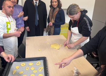 Rettore UNITE visita centro Ca.Fé per iornaata mondiale consapevolezza su autismo