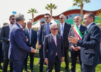 Mostra del Fiore-Florviva 2025 apre cancelli: natura in festa al Marina di Pescara