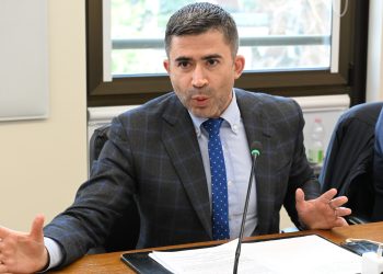 Sanità Abruzzo: Paolucci, “Delibera Giunta per coprire disavanzo da 113 milioni di euro circa. Marsilio e la destra smentiti ancora una volta, rischio super tassa”