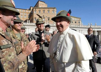 Papa Francesco e l’affettuosa vicinanza al mondo degli alpini