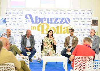 In archivio “Abruzzo in Bolla”, mondo spumentizzazione italiana a L’Aquila tra banchi d’assaggio, talk e masterclass d’eccezione. Appuntamento dal 20 al 22 Giugno 2026