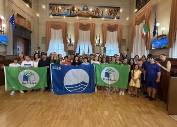 Consegnate a Pescara Bandiere Blu 2024 a 16 Comuni abruzzesi premiati per qualità ambientale e sostenibilità