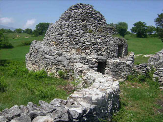 A Calascio presentazione volume “Tholos Tholoi”, omaggio architetture transumanza e identità culturale Abruzzo