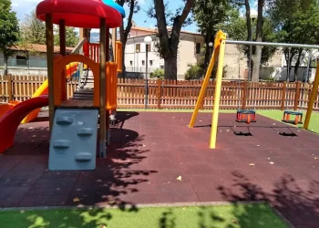 Villa Comunale di Paganica, al via i lavori per i nuovi giochi