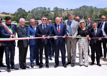 Sostenibilità ambientale: Marsilio inaugura parco Barberini a Città Sant’Angelo insieme a ministro Pichetto Fratin